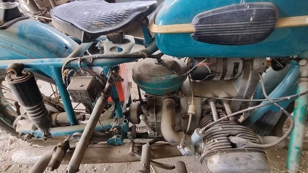 Урал мотоцикл. Холати яхши.