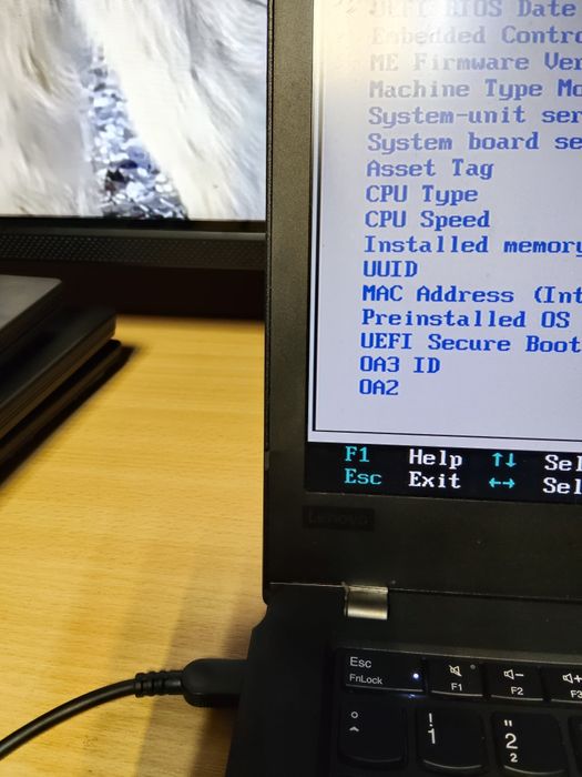 Lenovo T480 i5-8350u fără RAM,ssd ,baterii și chargere