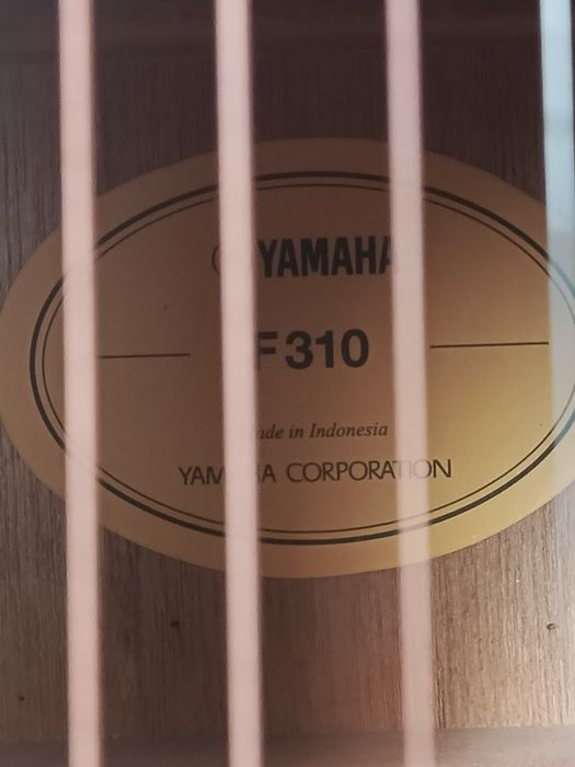 Продам гитару yamaha
