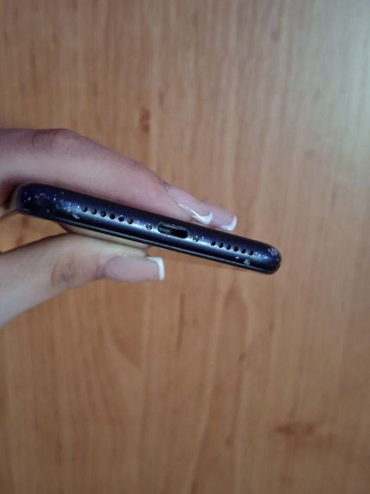 Vand iphone xr .