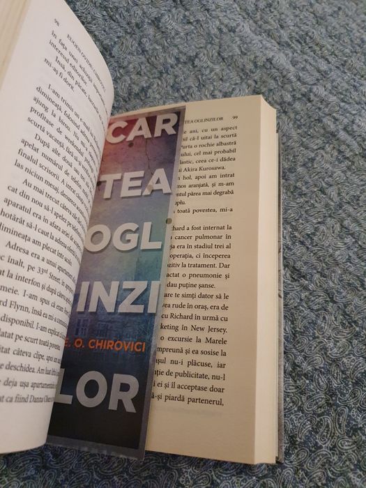 Cartea oglinzilor e o chirovici carte nou ideala cadou 20 lei carti