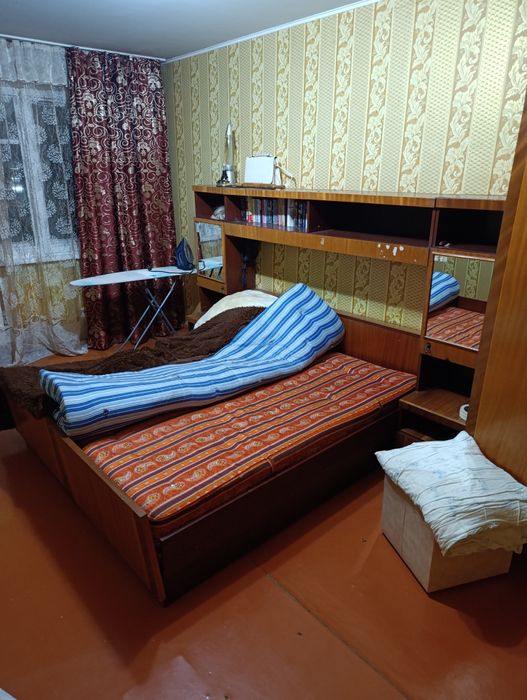 Спальный гарнитур с шифоньером бу