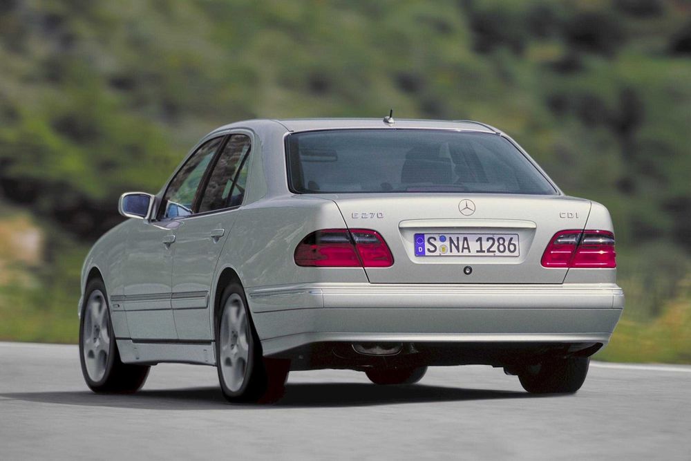 Бампера на MERCEDES W208/W210
