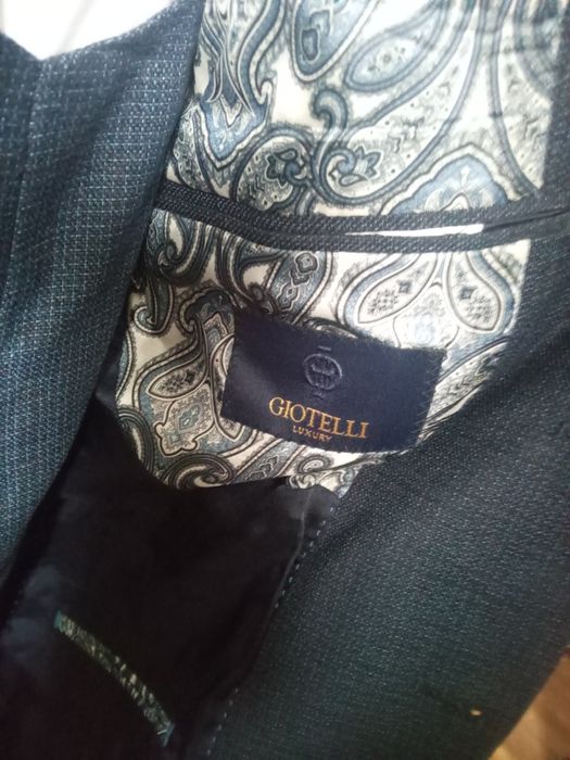 костюм новым состояние