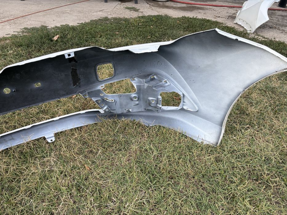 Предна броня за Тойота Аурис / Toyota Auris 2015 - 2019