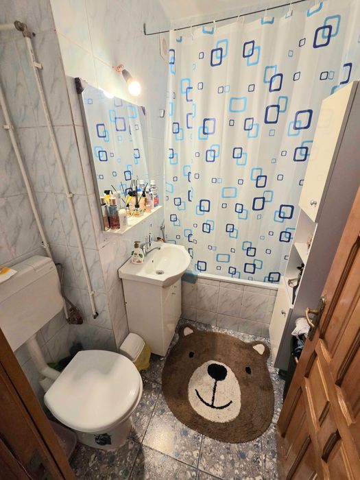 Garsoniera Spatioasa, Mobilata/Utilata, Zona Far