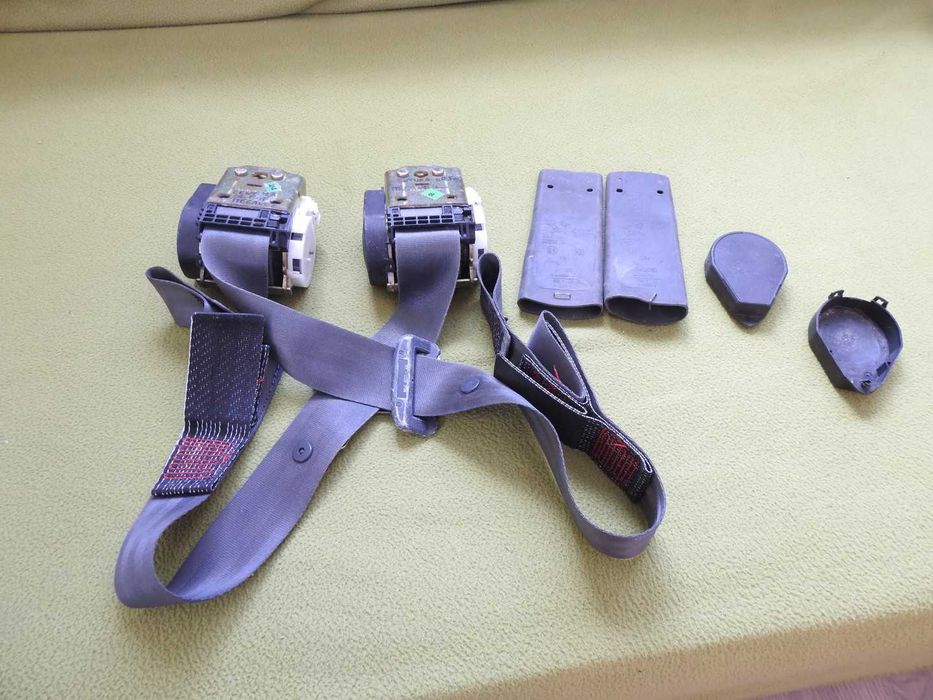 2 centuri fata pentru Megane 2 cabrio CC