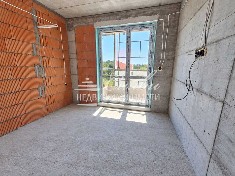 Продава се Тристаен апартамент в Шумен, 5-ти полк - 141 кв.м за 1500 €/кв.м - Снимка #4