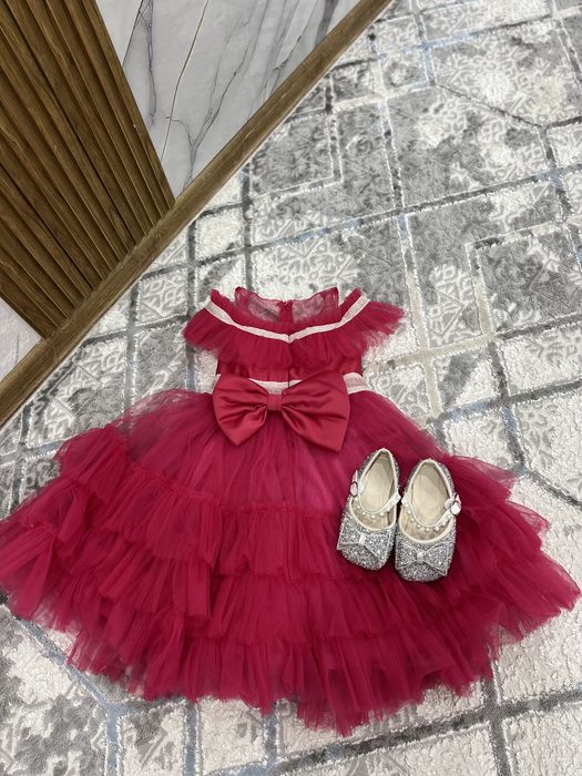 Балалар киімі сатылады