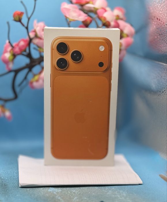 НОВ!!! APPLE iPhone 17 Pro Max, 256GB, 5G, Cosmic Orange + подарък оригинален адаптер Apple
