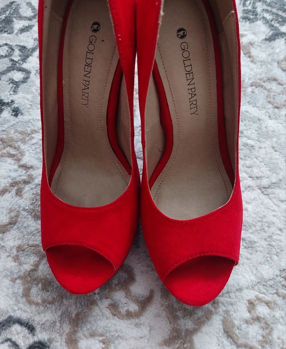 Продам шикарные туфли