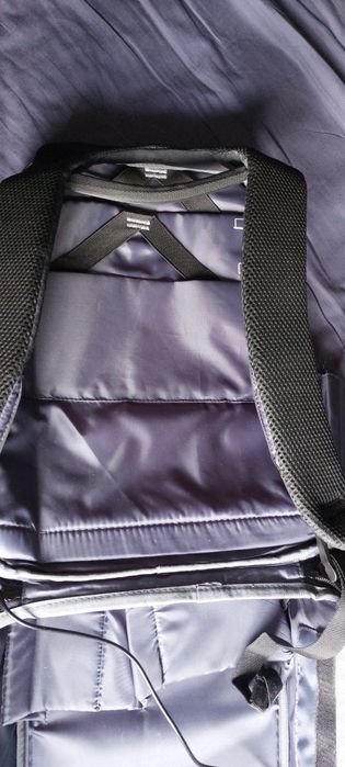 Rucsac antifurt XD Design negru nou ci USB și protecție RFID