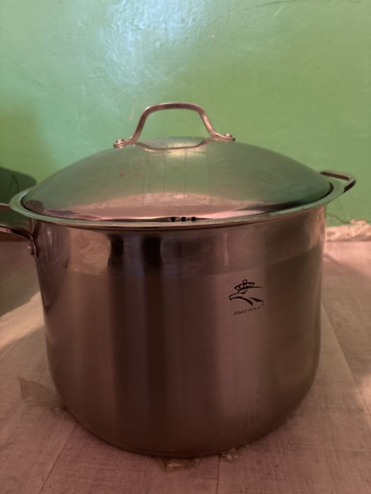 продаю кастрюлю и посуду к празднику наурыз