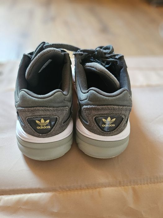 Маратонки ADIDAS