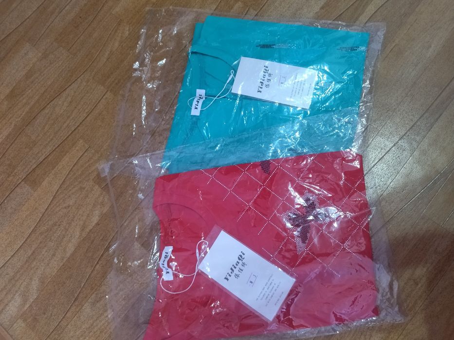 Продам кофта с капюшоном размер 54 .