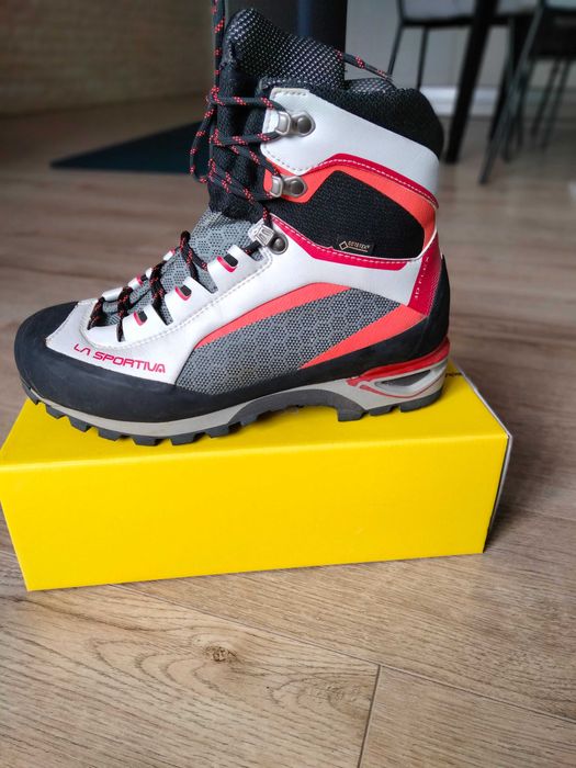 Vand bocanci 'La sportiva', seria Trango Tower, nr 39