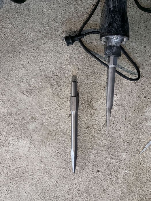 Професионален електрически къртач DeWALT