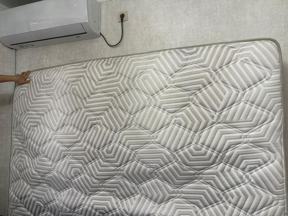 Качественный матрас King Size: 200х180х23