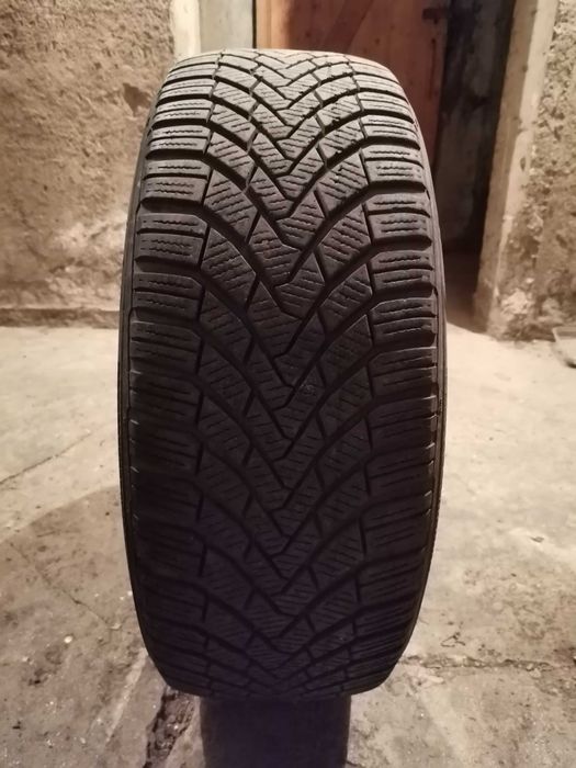 Продавам 1 брой зимна гума 205.55.16 дот 2019 Контентал