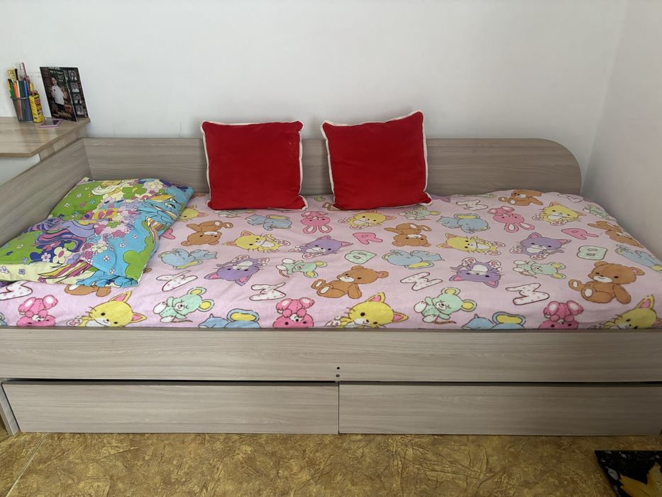 Продам кровать 90*180
