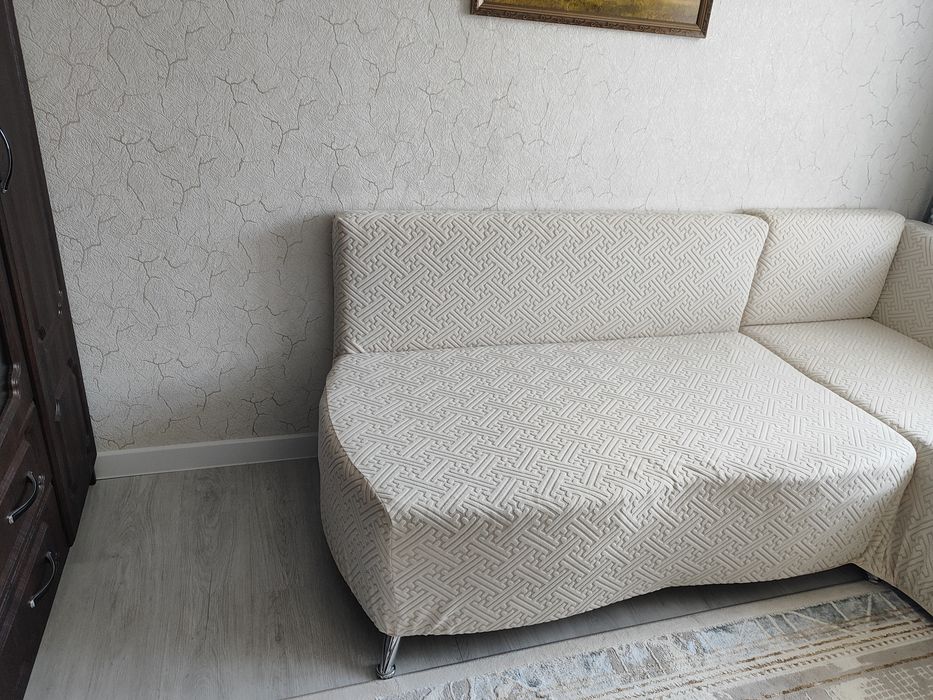 Продам угловой диван.