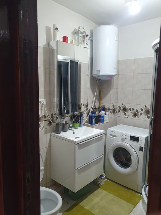 Vând apartament 2 camere zona industrială  str Cornișa
