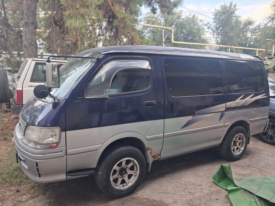 Минивен toyota HIACE