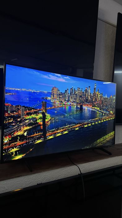 Телевизор Samsung UE43AU8000U