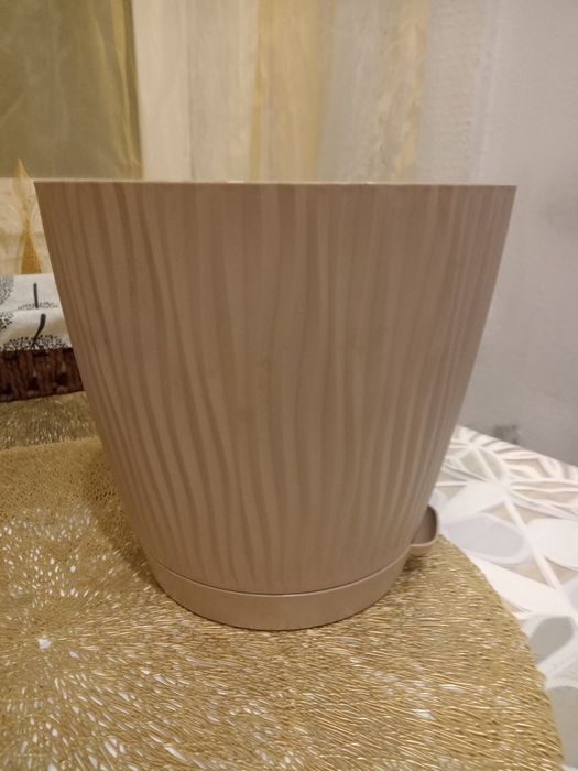 Продам горшки для цветов