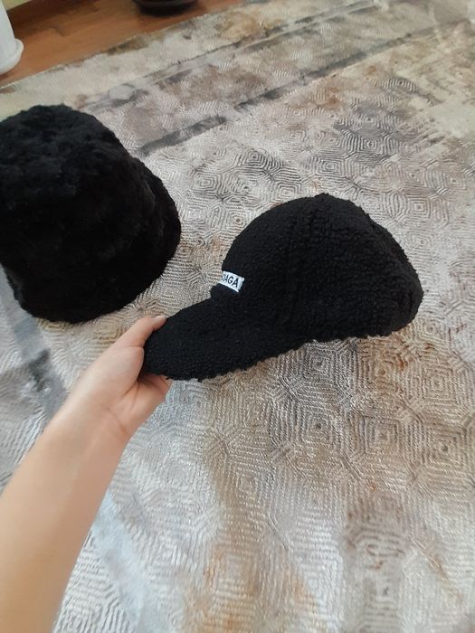 зимняя кепка и шляпа