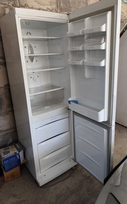 Продам рабочий холодильник ЛЖ