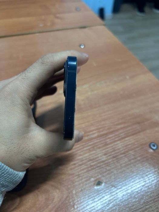 СРОЧНО Продается Айфон 13