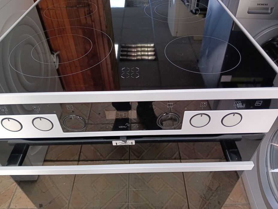 Свободно стояща печка с керамичен плот Gram с 2 години гаранция!