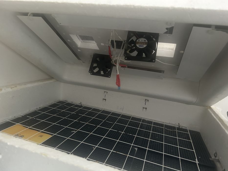 ИНкубатор в отличном состоянии