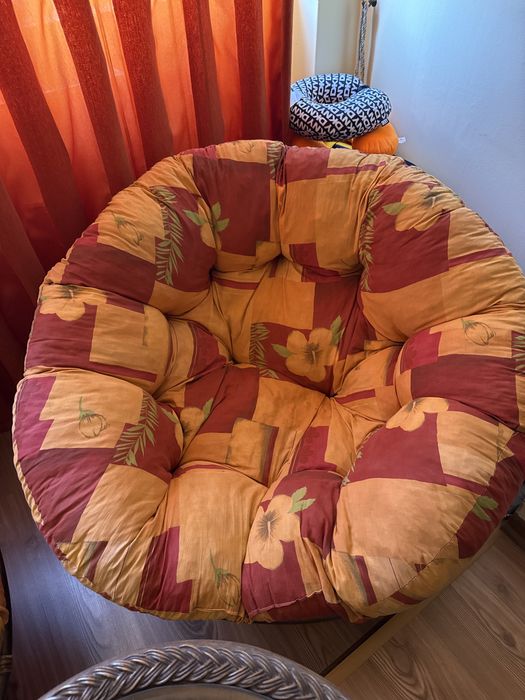 Fotolii ratan cu perna si masuță de cafea