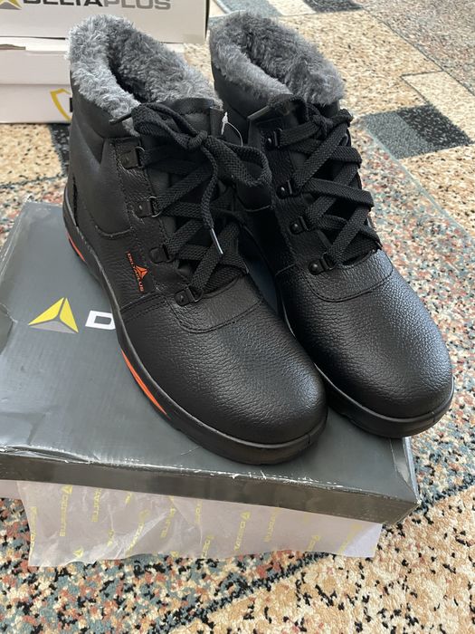 Спецботинки летние и зимние