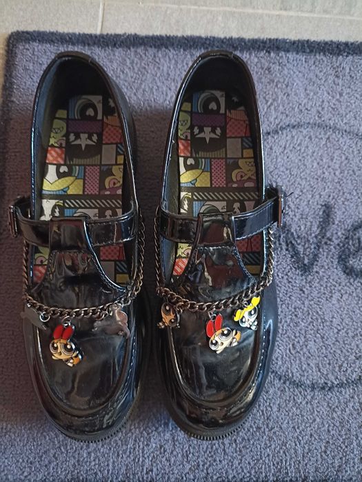 Pantofi negri de lac CCC, mărimea 37, 23,5 cm în interior