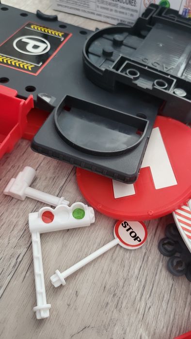 Продам дорогу с машиной и вертолётом