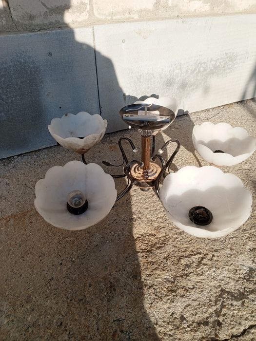 Продам люстру пятирожковую