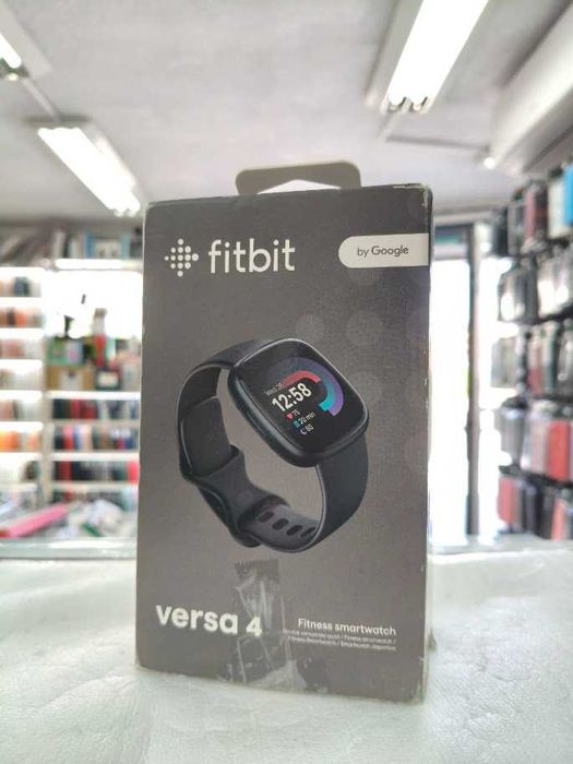 Часовник Fitbit Google Versa 4