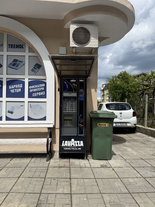 Продавам Вендинг машина Lavazza