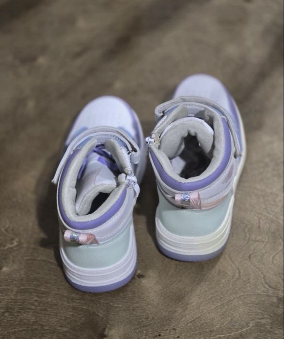 Кроссовки детские