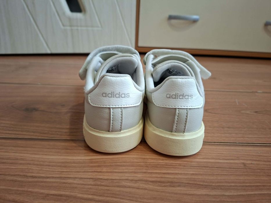 Детски маратонки Adidas Superstar,33 номер
