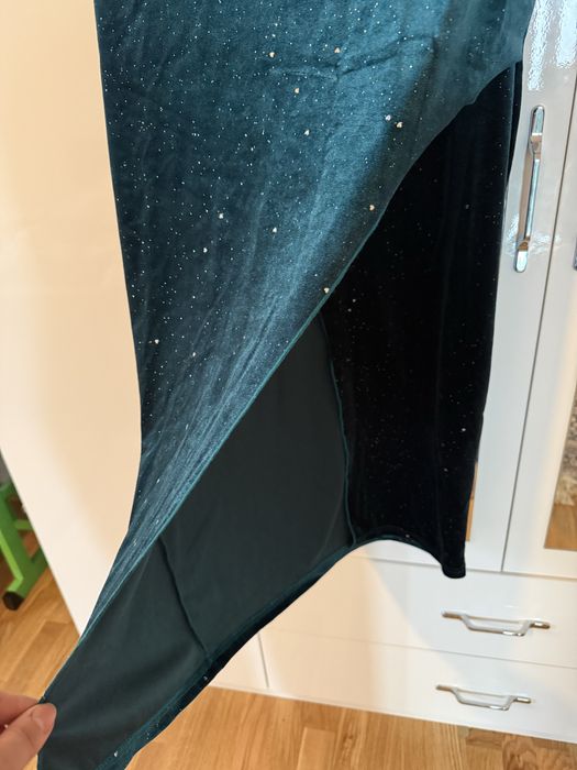 Vand rochie noua fara etichieta