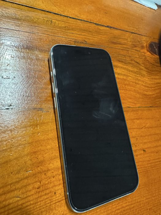 Продам Айфон 15 Про