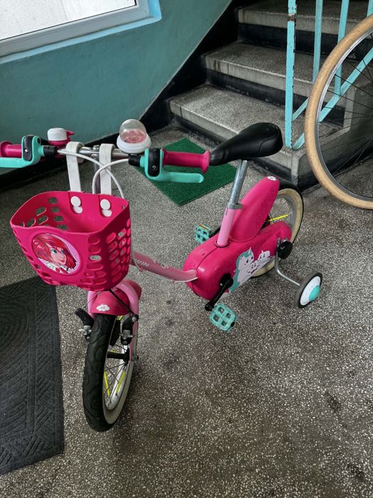 Vand bicicleta cu rotii ajutatoare