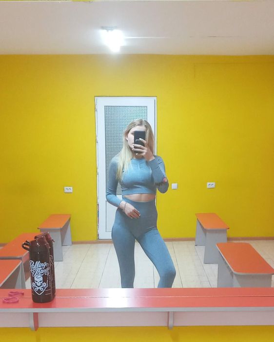 Продам спортивный костюм