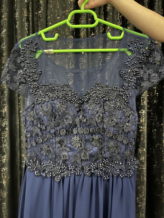 Vand rochita de ocazie