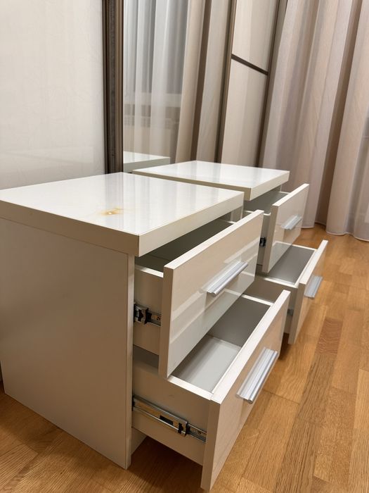 Прикроватные тумбы 2 шт.