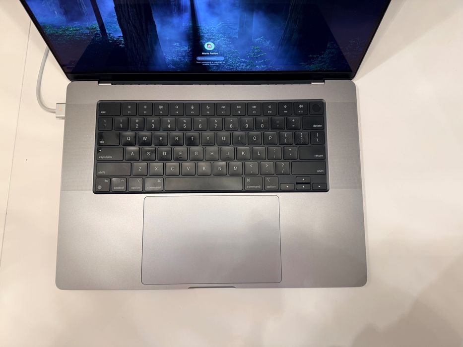 MacBook Pro 16" M1 Max, 32GB RAM, 1TB SSD